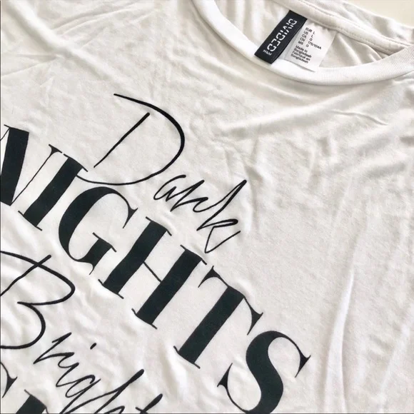 DIVIDED H&M White Printed Tee Crop Top Women’s Size Large - Picture 3 of 7